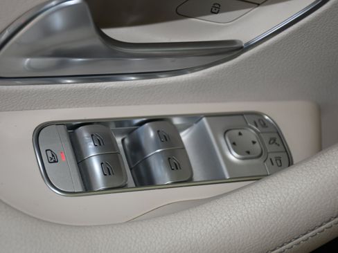 Used 2024 Mercedes-Benz GLE 450 4MATIC image 12