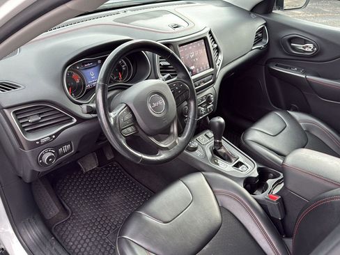 Used 2020 Jeep Cherokee Trailhawk w/ Cold Weather Group image 24