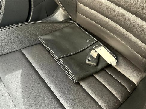 Certified 2024 Volkswagen Jetta SE image 11