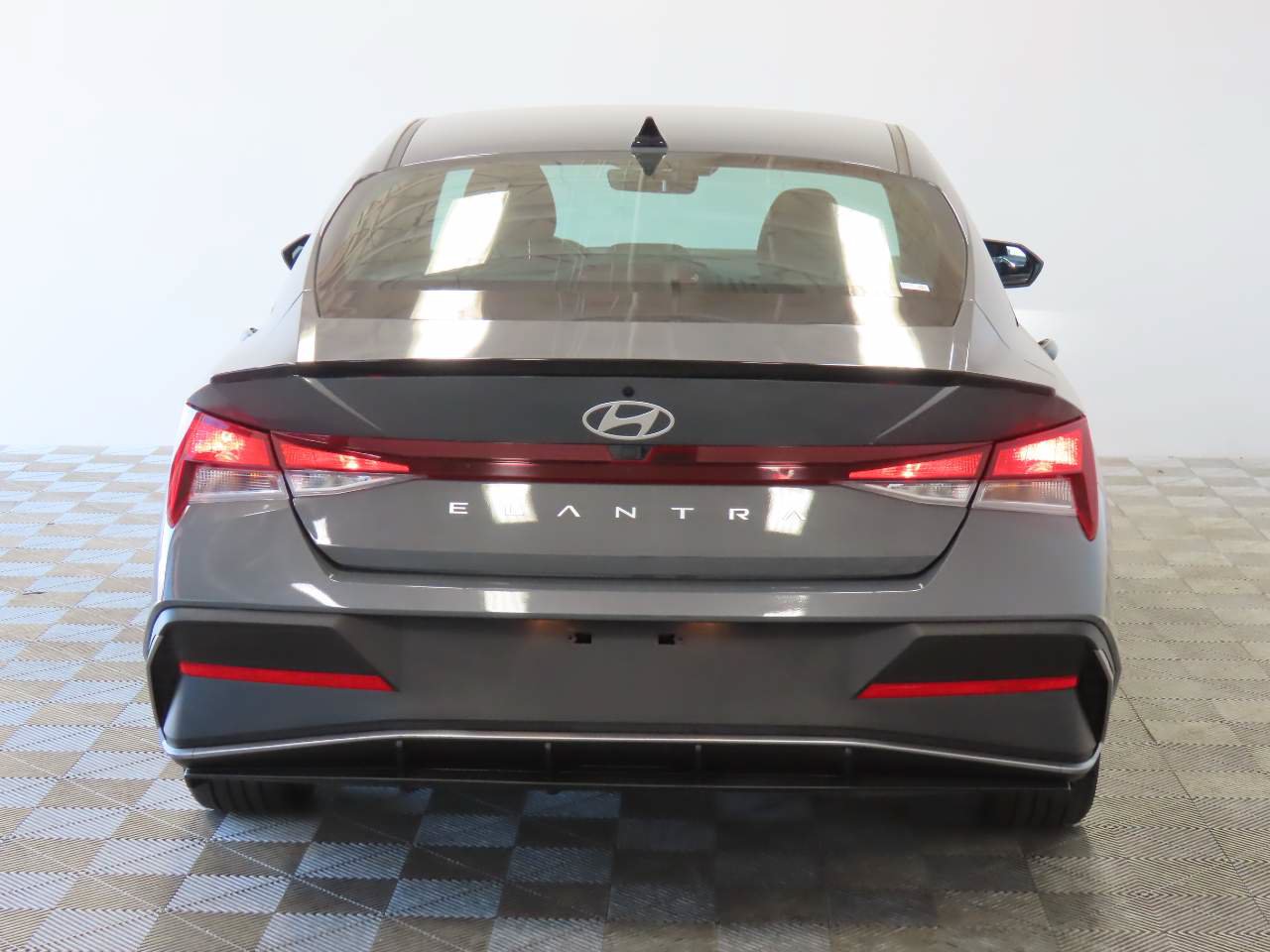 Used 2026 Hyundai Elantra Sport FWD image 4