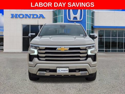 Used 2026 Chevrolet Silverado 1500 High Country AWD/4WD image 8