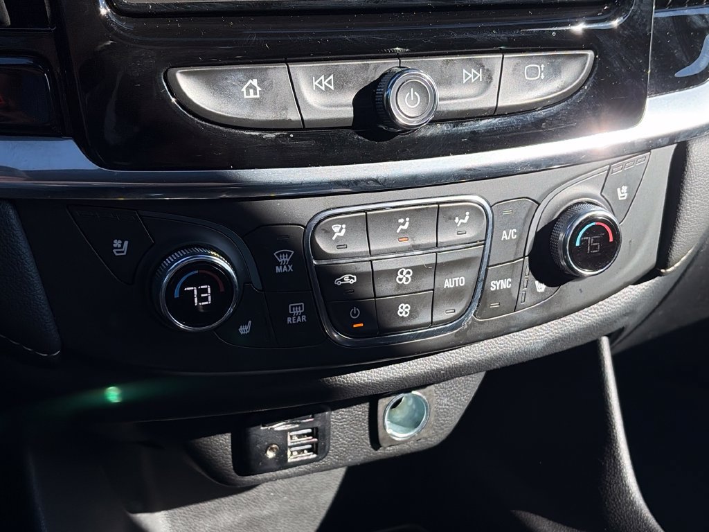 Used 2023 Chevrolet Traverse Premier AWD/4WD image 27