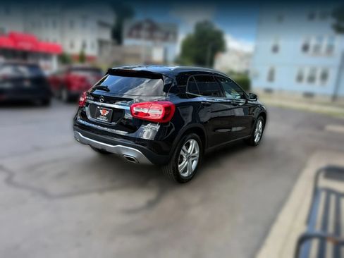 Used 2020 Mercedes-Benz GLA 250 4MATIC image 6