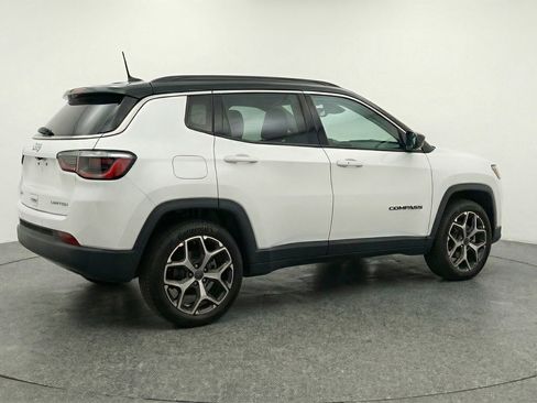 Used 2025 Jeep Compass Limited AWD/4WD image 9