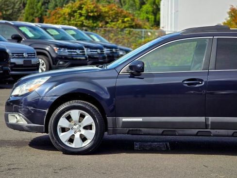 Used 2012 Subaru Outback 2.5i Premium w/ All-Weather Pkg AWD/4WD image 6