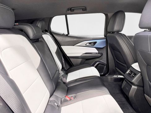 Used 2025 Chevrolet Equinox EV LT image 21