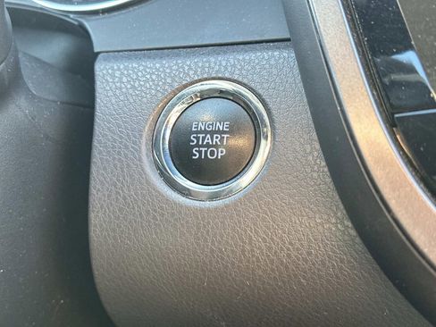 Used 2020 Toyota Camry SE w/ Cold Weather Package image 27