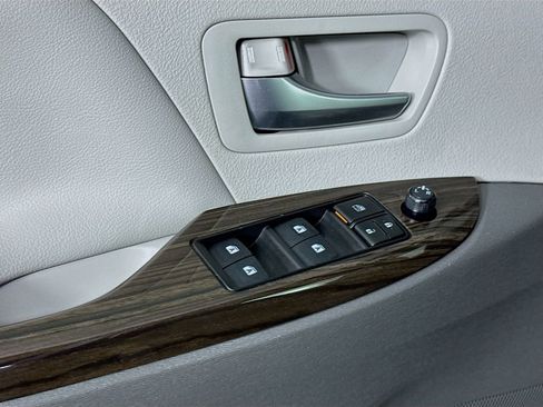 Used 2020 Toyota Sienna XLE Premium image 23