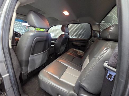 Used 2009 GMC Sierra 1500 SLE w/ Power Pack Plus AWD/4WD image 31