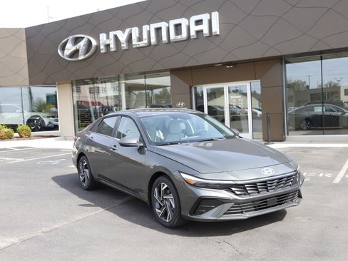 New 2026 Hyundai Elantra Limited FWD image 1