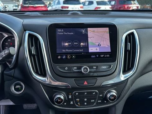 Used 2020 Chevrolet Equinox LT image 18