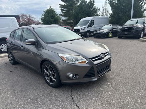 Used 2014 Ford Focus SE w/ Equipment Group 201A image 4