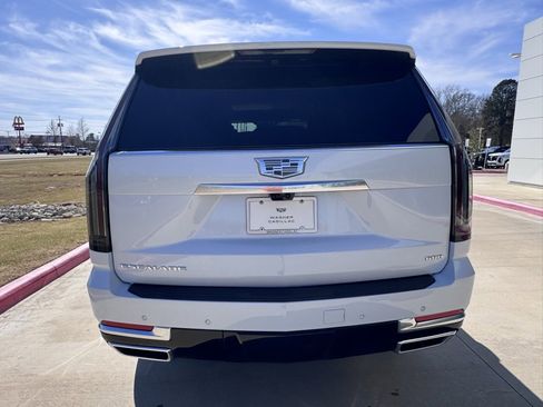 New 2026 Cadillac Escalade ESV Luxury w/ LPO, Radiant Package image 4