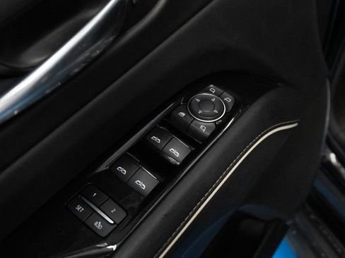 Used 2021 Cadillac Escalade ESV Sport AWD/4WD image 5
