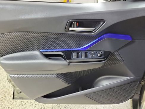 Used 2021 Toyota C-HR XLE FWD image 21