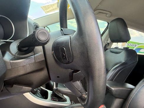 Used 2018 Jeep Compass Latitude AWD/4WD image 21