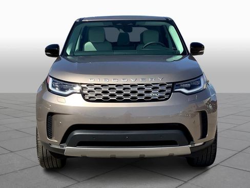 Used 2025 Land Rover Discovery S image 3
