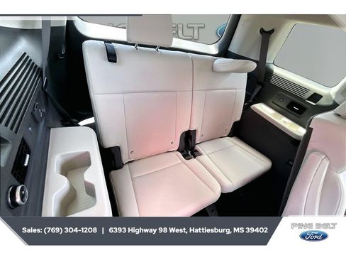 Used 2025 Hyundai Santa Fe Calligraphy FWD image 21