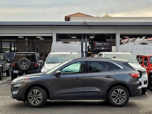 Used 2020 Ford Escape SEL image 10