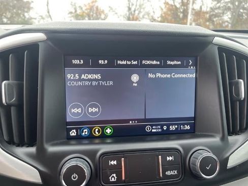 Used 2024 GMC Terrain SLT image 12