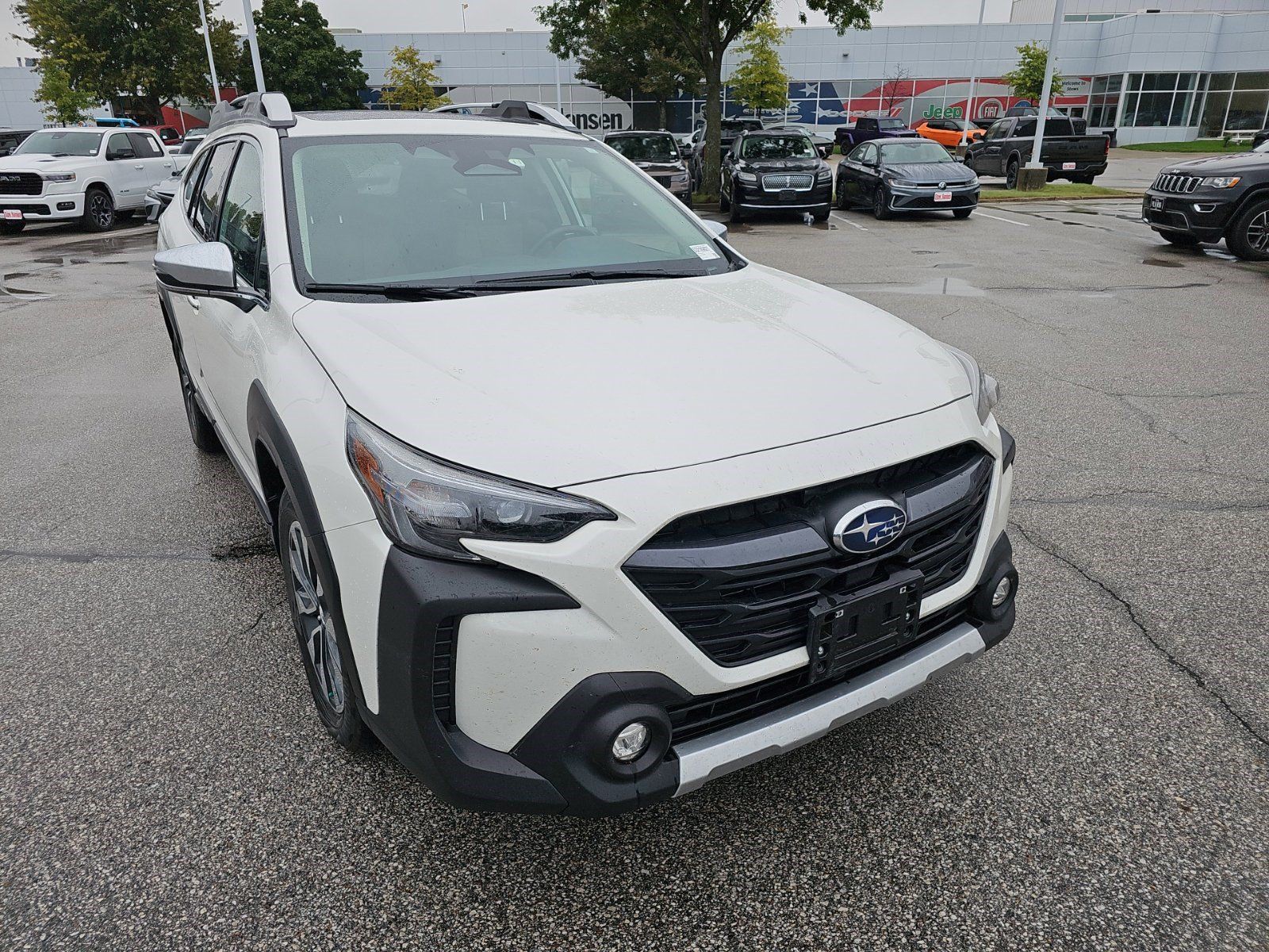 Used 2025 Subaru Outback Touring XT w/ Popular Package #2 AWD/4WD image 8