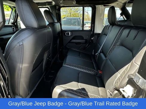 Used 2023 Jeep Wrangler Unlimited Sahara image 19