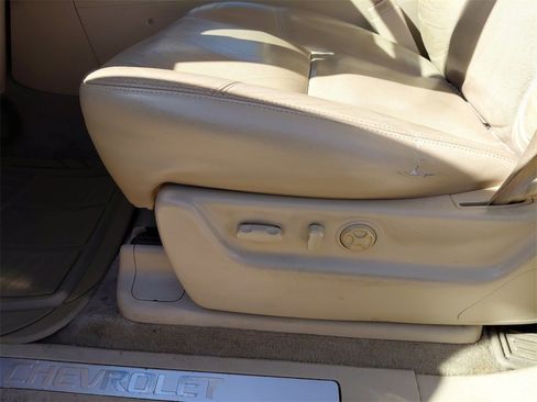 Used 2012 Chevrolet Avalanche LTZ image 28