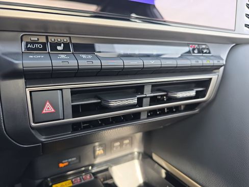 Used 2025 Toyota Camry XSE image 23