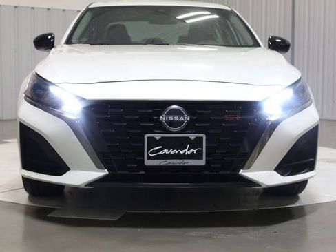 New 2025 Nissan Altima 2.5 SR w/ SR Premium Package image 3