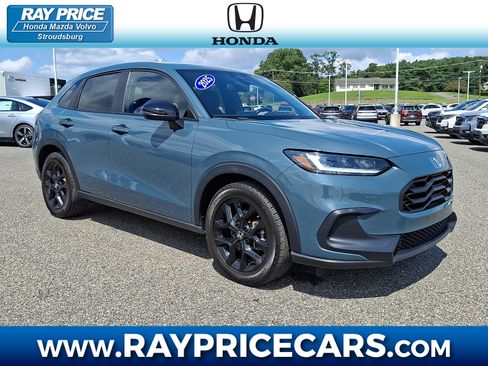 Used 2025 Honda HR-V Sport image 1