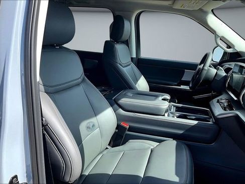 New 2025 Ford Expedition Active AWD/4WD image 11