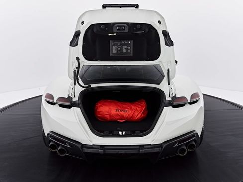 Used 2022 Ferrari Roma RWD image 32