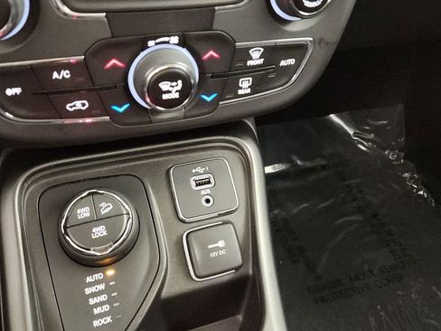 Used 2019 Jeep Compass Trailhawk image 17