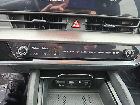 New 2025 Kia Sportage EX image 16