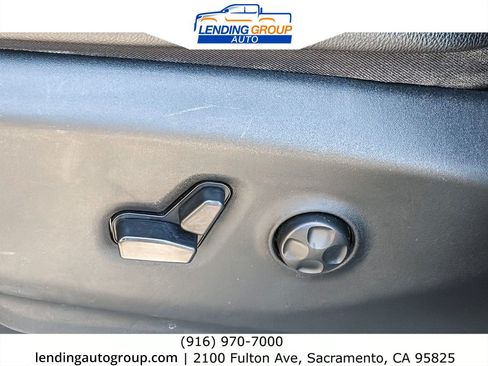 Used 2018 Chrysler Pacifica Touring-L FWD image 21
