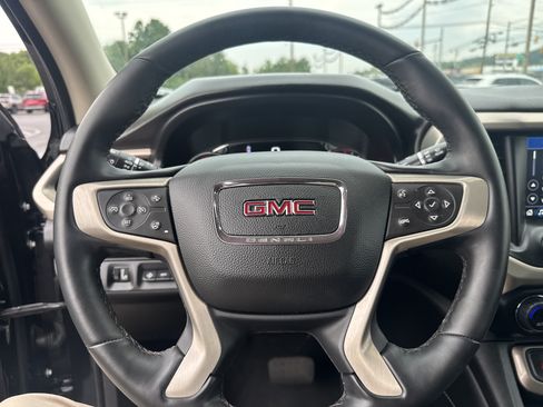 Used 2023 GMC Acadia Denali w/ Denali Ultimate Package AWD/4WD image 18
