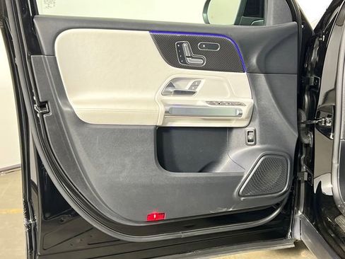Used 2023 Mercedes-Benz GLB 250 image 22