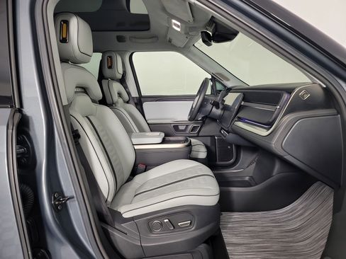 Used 2024 Rivian R1S Adventure AWD/4WD image 24