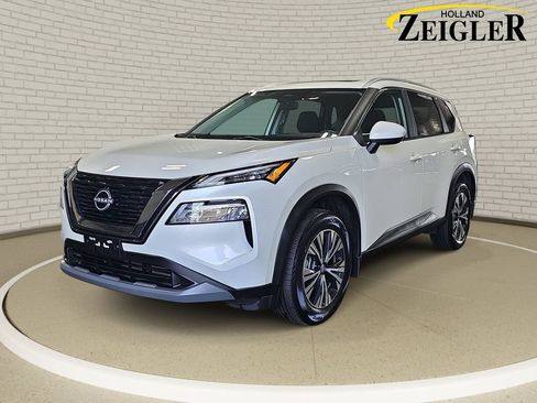 Certified 2023 Nissan Rogue SV w/ SV Premium B Package AWD/4WD image 1