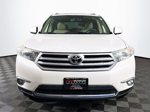 Used 2011 Toyota Highlander Limited w/ Tow Pkg image 2