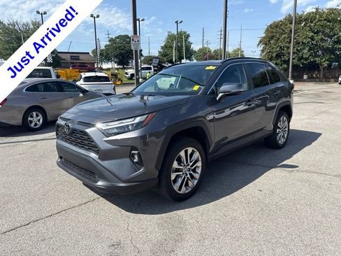 Used 2022 Toyota RAV4 XLE Premium FWD image 7
