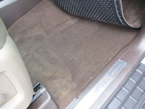 Used 2015 GMC Sierra 2500 Denali w/ Driver Alert Package image 23