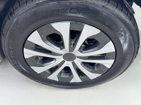 Used 2021 Toyota Prius Prime LE FWD image 38