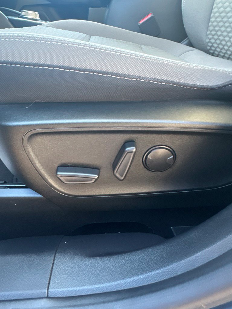 Used 2022 Ford Escape SE w/ SE Sport Appearance Package FWD image 21