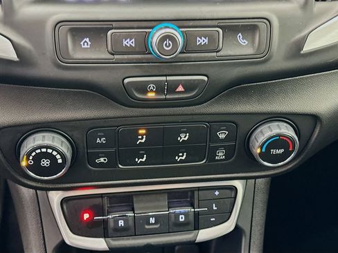 Used 2024 GMC Terrain SLE FWD image 15