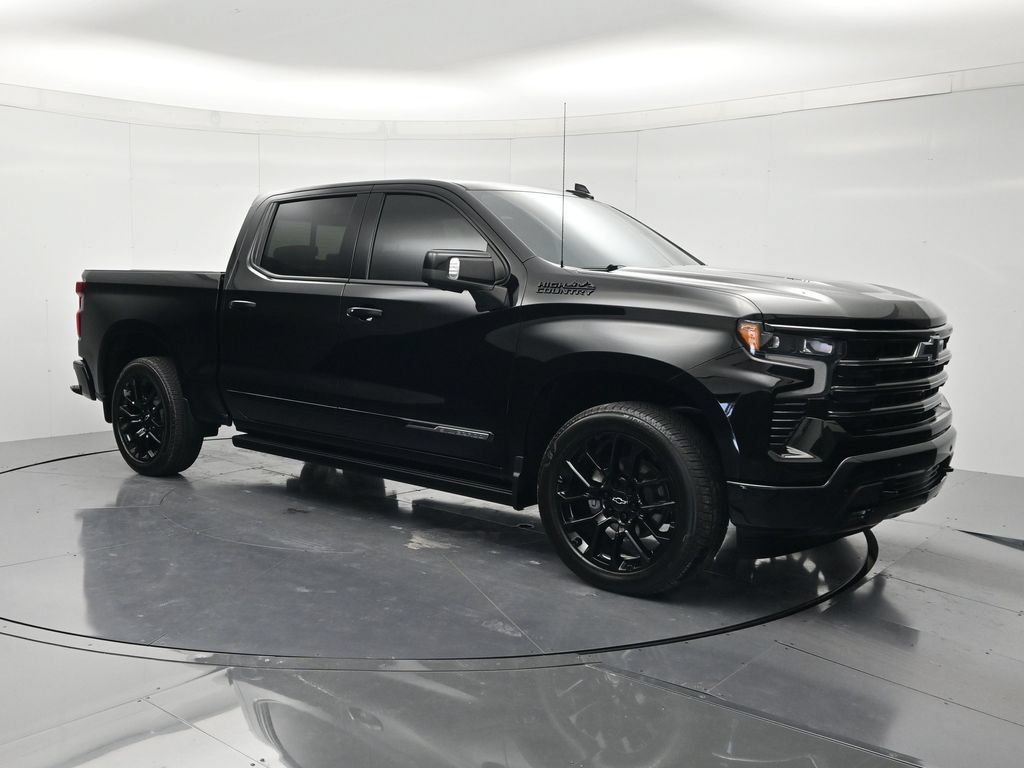 Used 2026 Chevrolet Silverado 1500 High Country w/ Midnight Edition AWD/4WD image 3