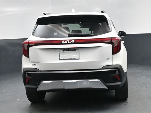 New 2026 Kia Seltos SX image 13