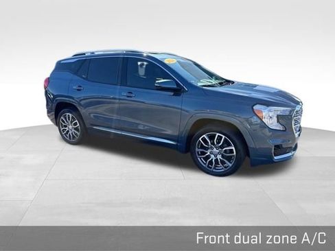 Used 2024 GMC Terrain Denali w/ Denali Premium Package image 19