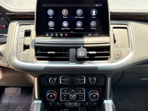 Used 2021 Chevrolet Suburban LT w/ LT Signature Package RWD image 24