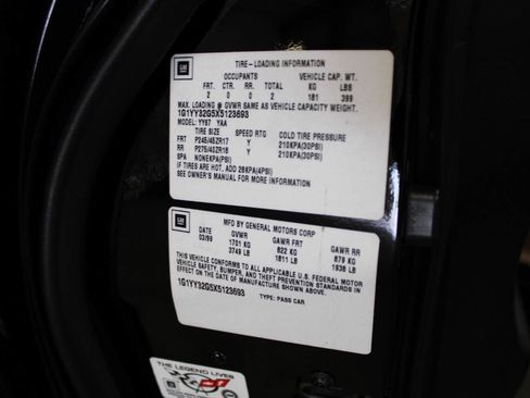 Used 1999 Chevrolet Corvette Convertible w/ Memory Pkg RWD image 38